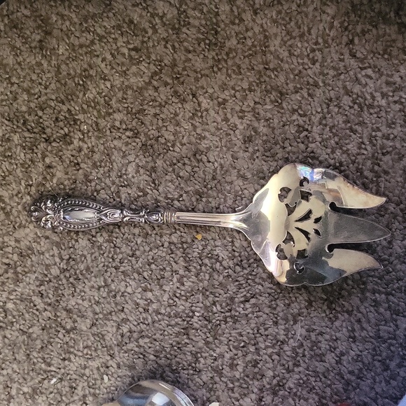 Vintage ornate serving fork and spoon electroplated with sterling handle 125.00 - Picture 2 of 3